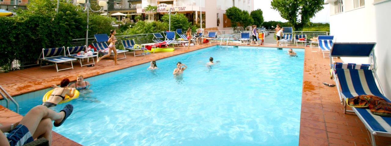 Hotel London Cattolica Dış mekan fotoğraf