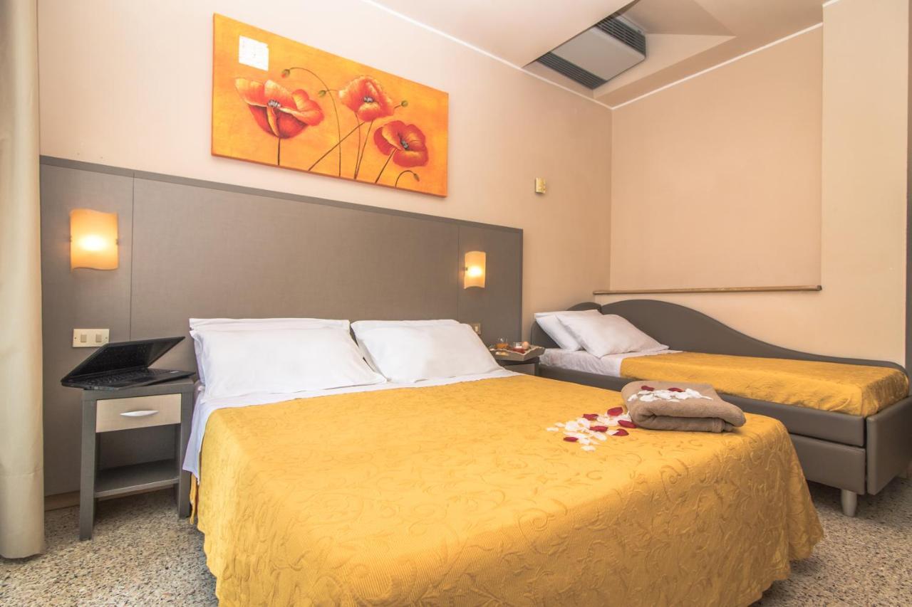 Hotel London Cattolica Dış mekan fotoğraf
