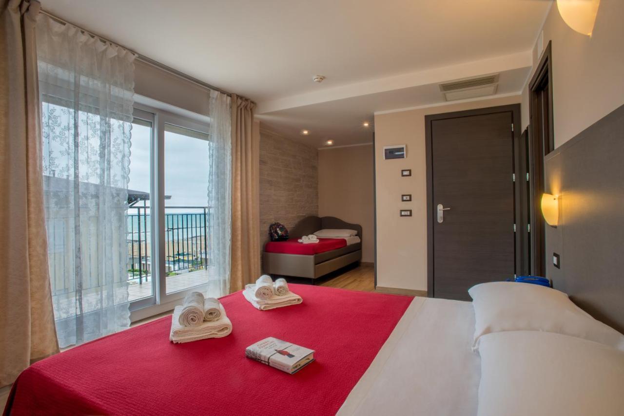 Hotel London Cattolica Dış mekan fotoğraf