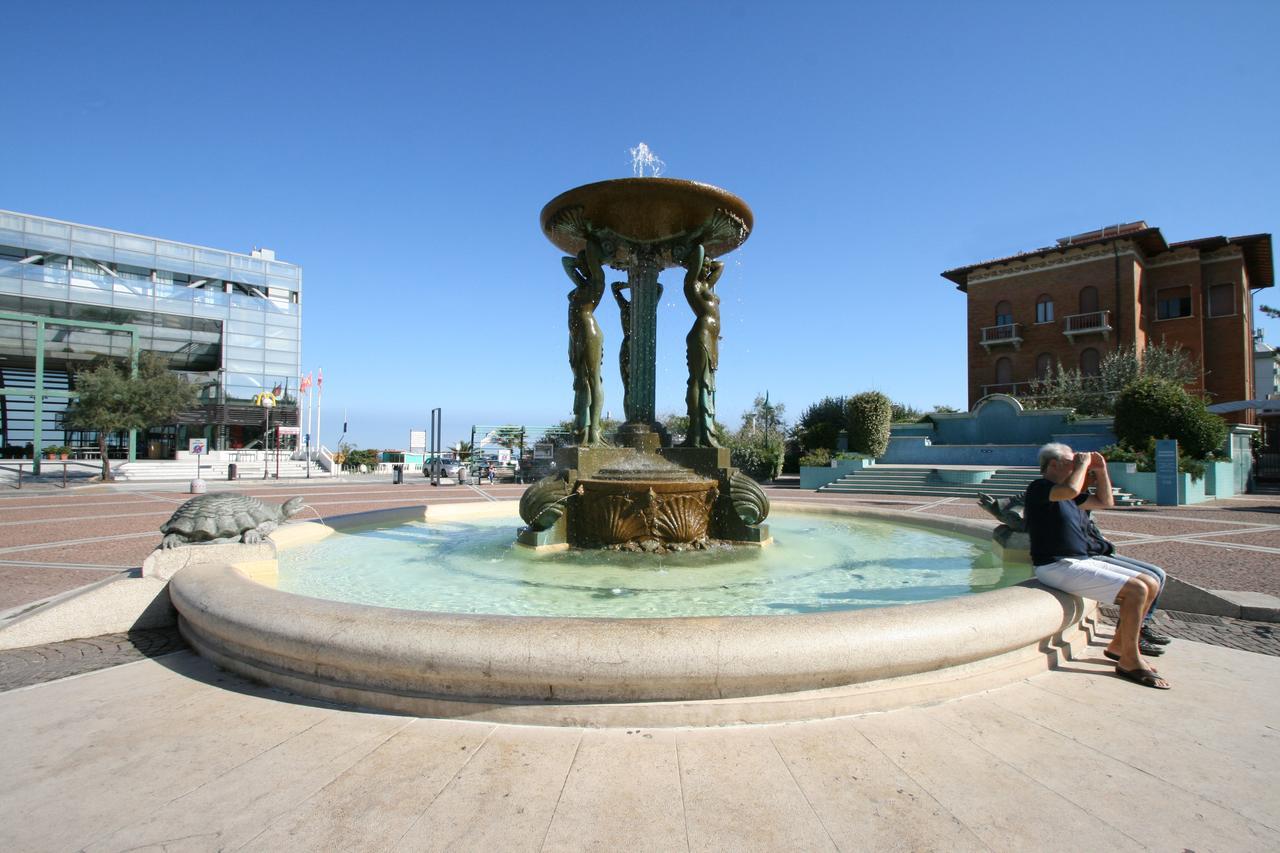 Hotel London Cattolica Dış mekan fotoğraf