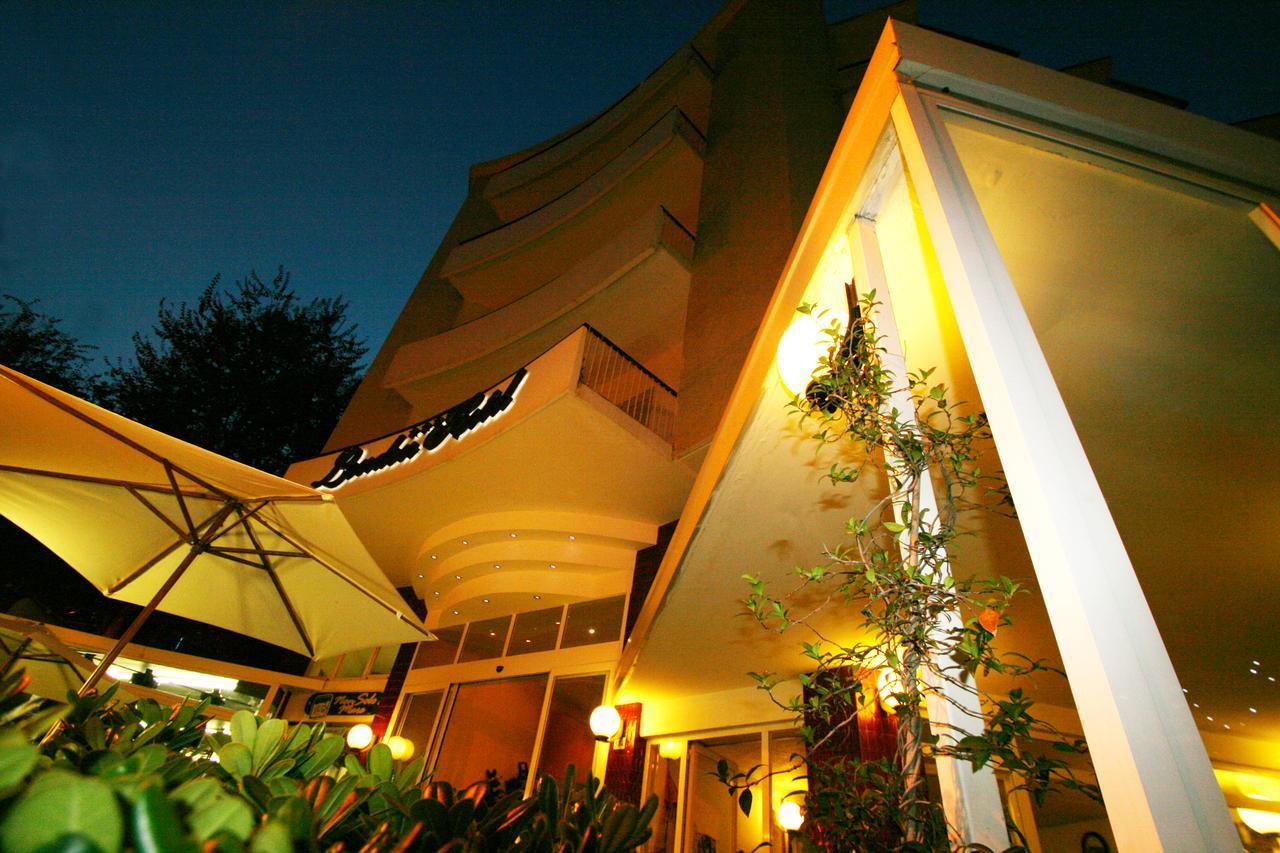 Hotel London Cattolica Dış mekan fotoğraf
