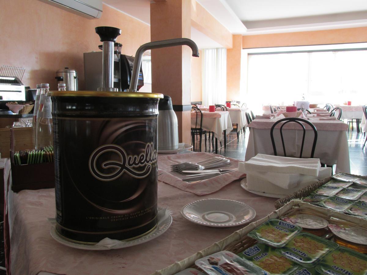 Hotel London Cattolica Dış mekan fotoğraf